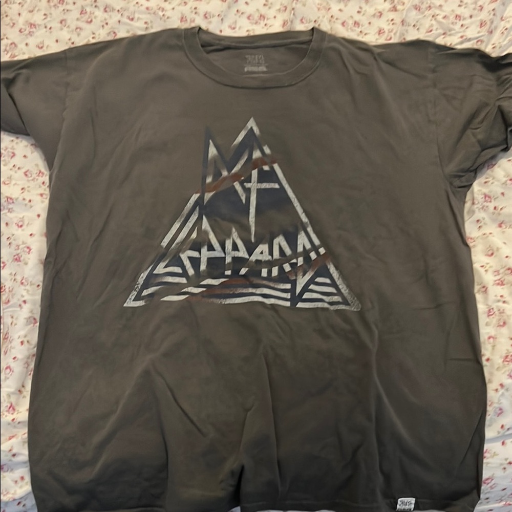 RSQ Gray Short Sleeve Graphic Tee